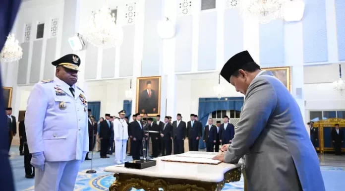 Presiden Prabowo Subianto Lantik Gubernur Papua Matius Fakhiri dan Ketua Komite Velix Vernando Wanggai