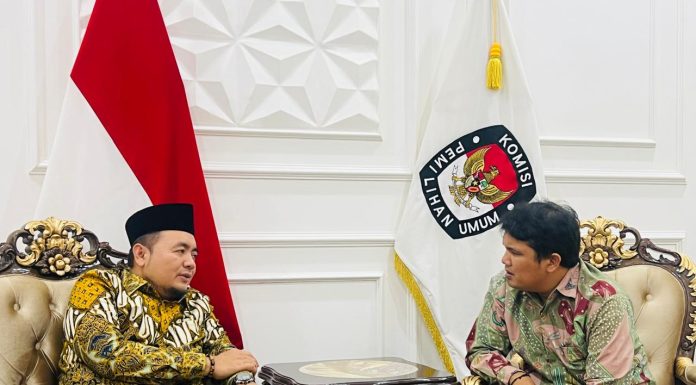 Ketua KPU RI Mochammad Afifuddin Terima Pemred Majalah Integritas