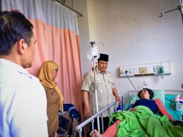 Presiden Prabowo Jenguk Korban Tabrakan KA di RSUD Bekasi