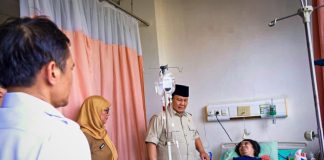 Presiden Prabowo Jenguk Korban Tabrakan KA di RSUD Bekasi